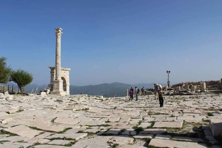 34599659_1925991684086661_3228450302776573952_n