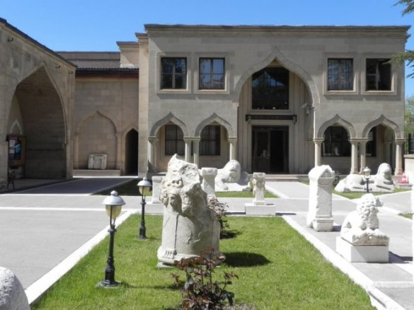 burdur-muzesi-ziyareti-18-mayis-gecesi-ucretsiz-IHA-20130515AW000554-3-t