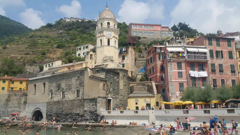 38461332_2304175893143195_249581954024865792_n