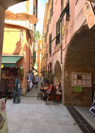 38461352_426877237822563_1044207047597359104_n