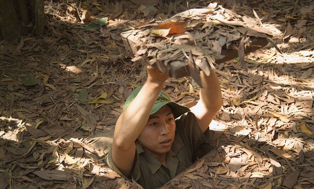 article-0-1AD60F9B000005DC-113_634x397