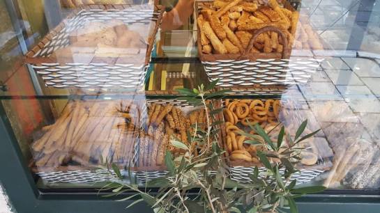 40826056_1898216907152604_6643740122539884544_n