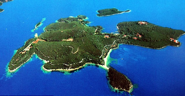 article-2307258-193A50C7000005DC-149_634x374