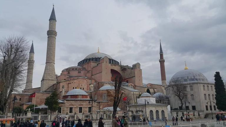 48405445_2215037602103238_1433255321391857664_n