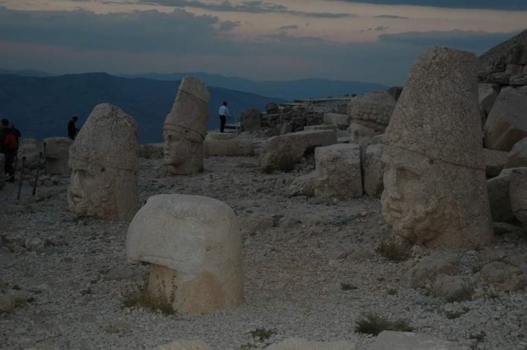 57233971_2047955775303463_1631397019048214528_n-1