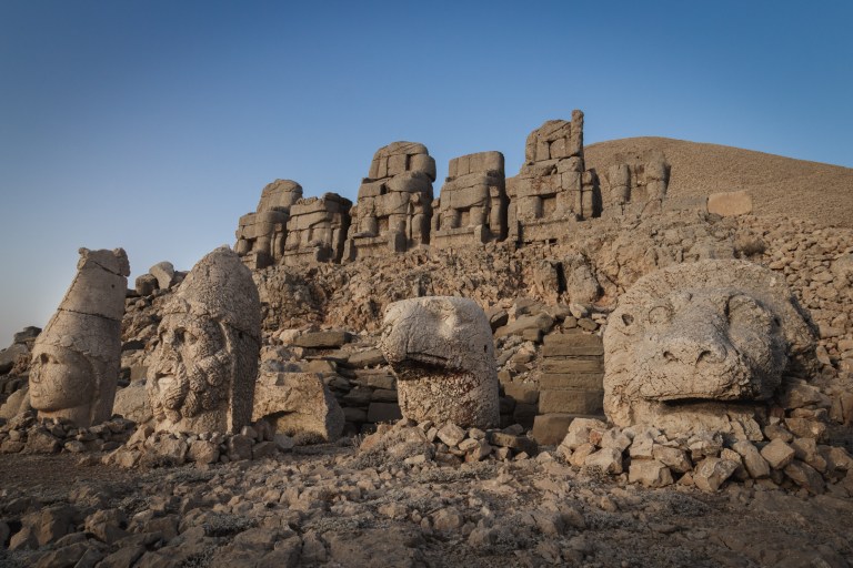 Mount-Nemrut-East-Terrace