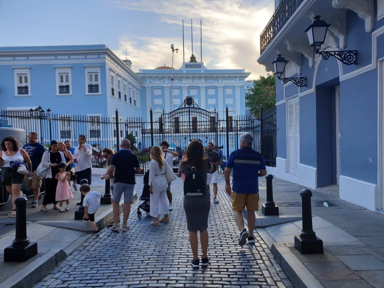 60035357_321374411877831_5137331483643478016_n