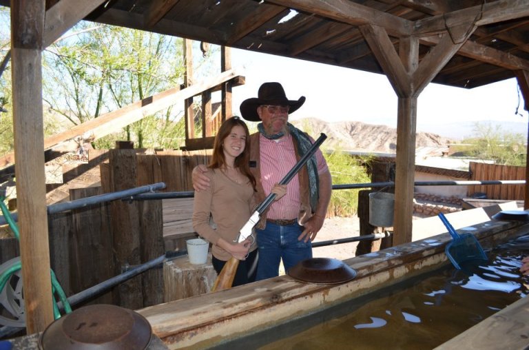 575145_414602495225595_1335712_n - Copy